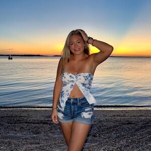 Meet your Posher, Emma